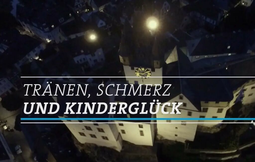 „Tränen, Schmerz und Kinderglück – Zwei Hebammen und 100 Babys“